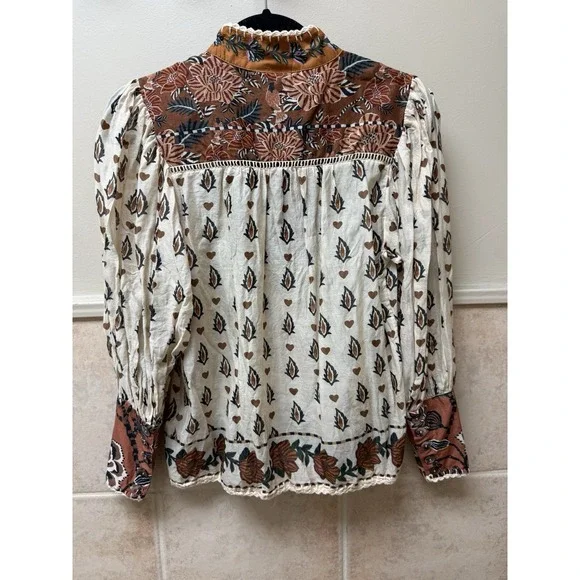 FARM Rio Ainika Cotton Floral Blouse.Beige Cream. Sz XS $198. NWOT